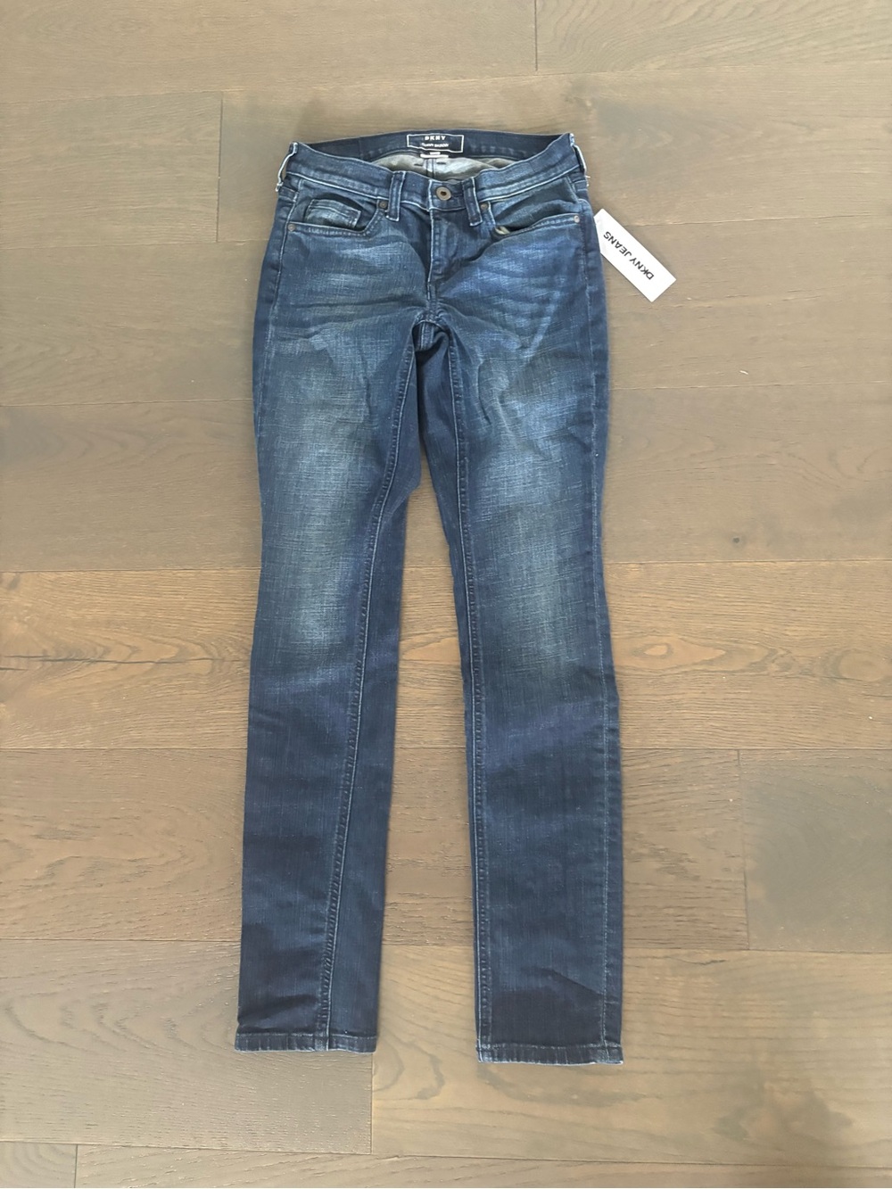DKNY ladies blue denim jeans sz 0 NWT ret $159